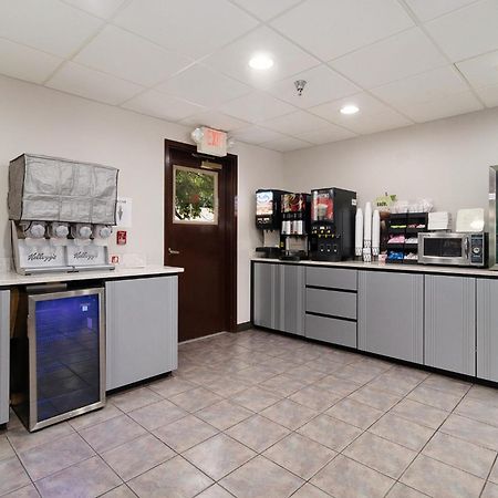 Microtel Inn And Suites Manistee Dış mekan fotoğraf