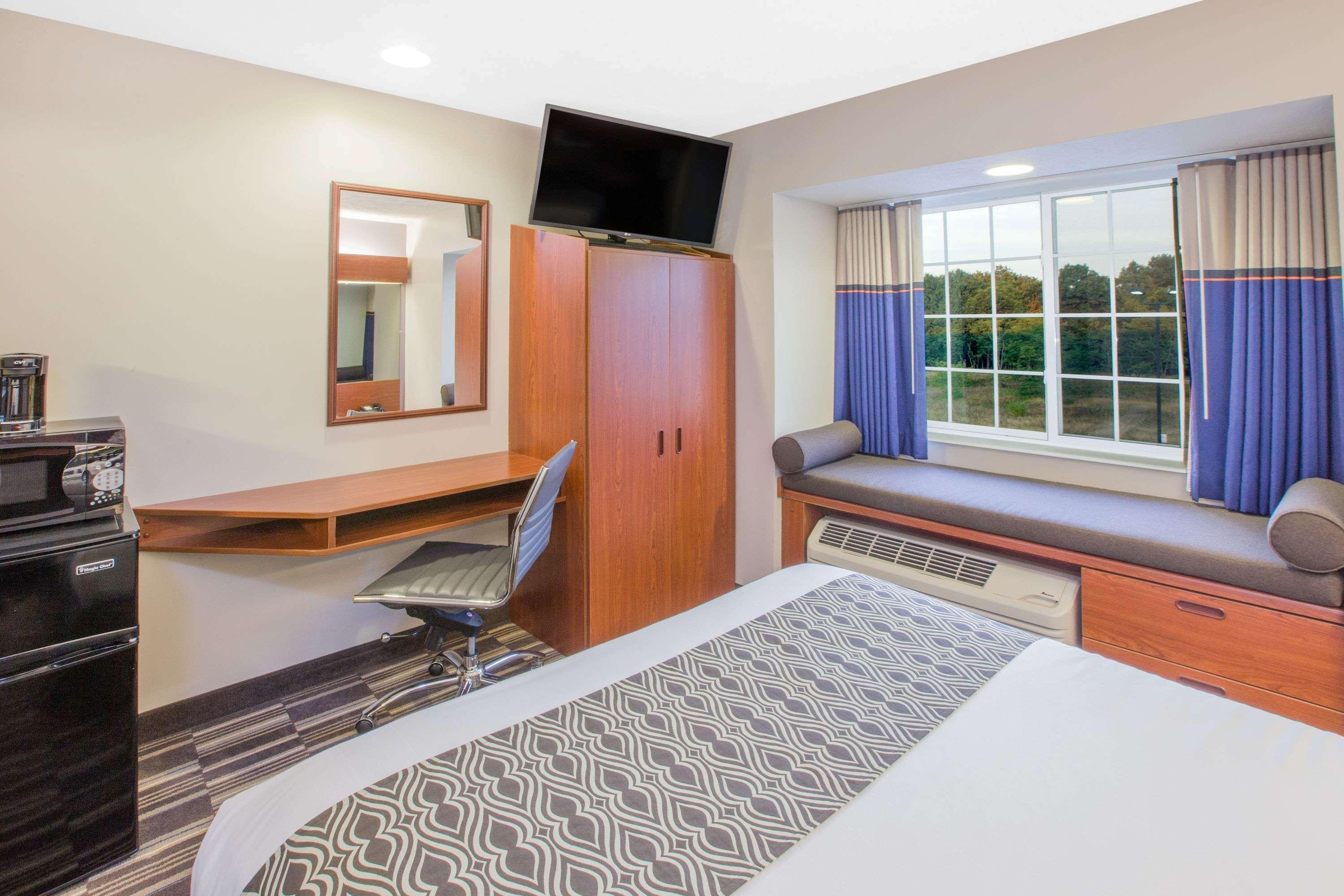 Microtel Inn And Suites Manistee Dış mekan fotoğraf