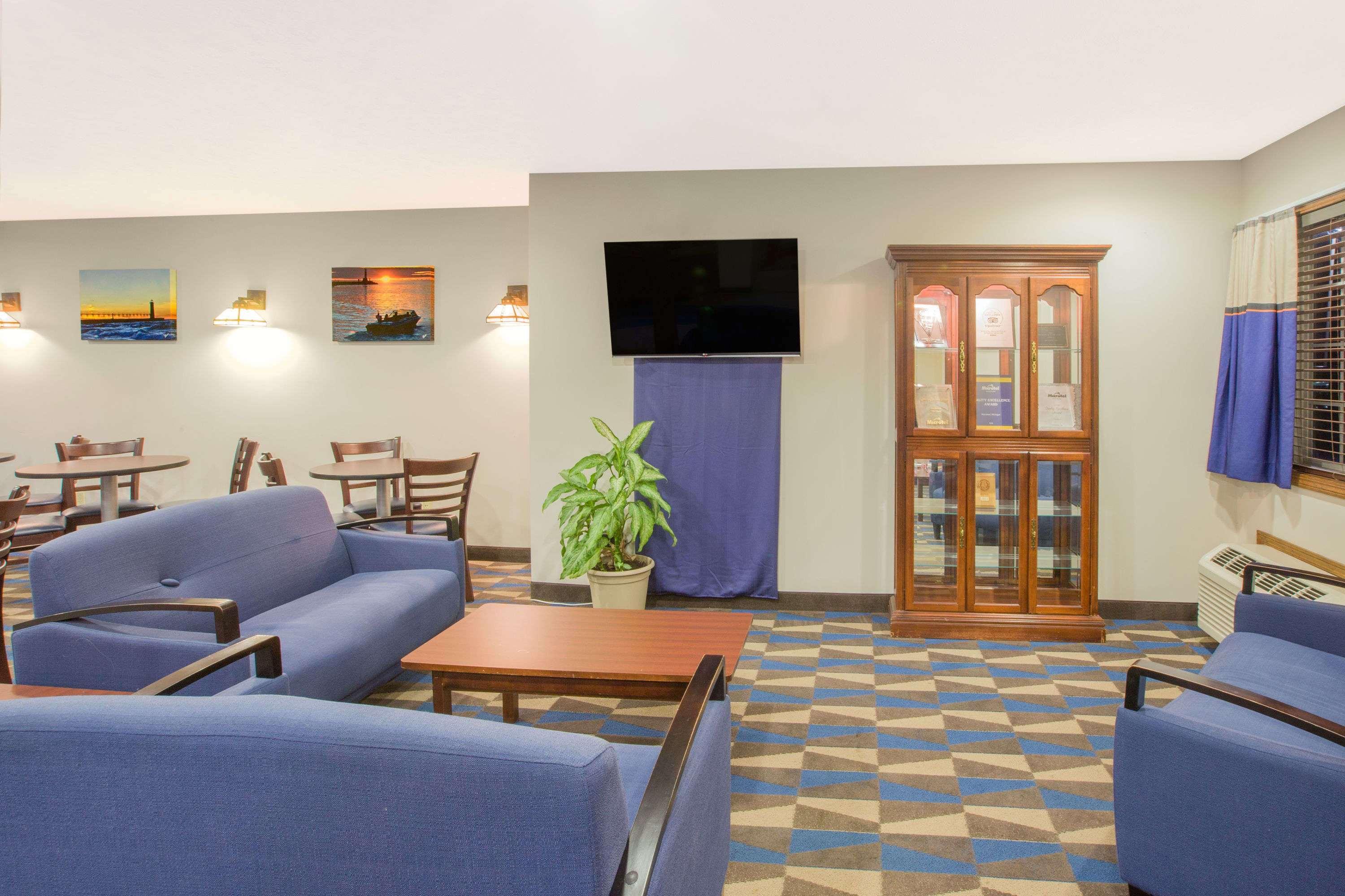 Microtel Inn And Suites Manistee Dış mekan fotoğraf