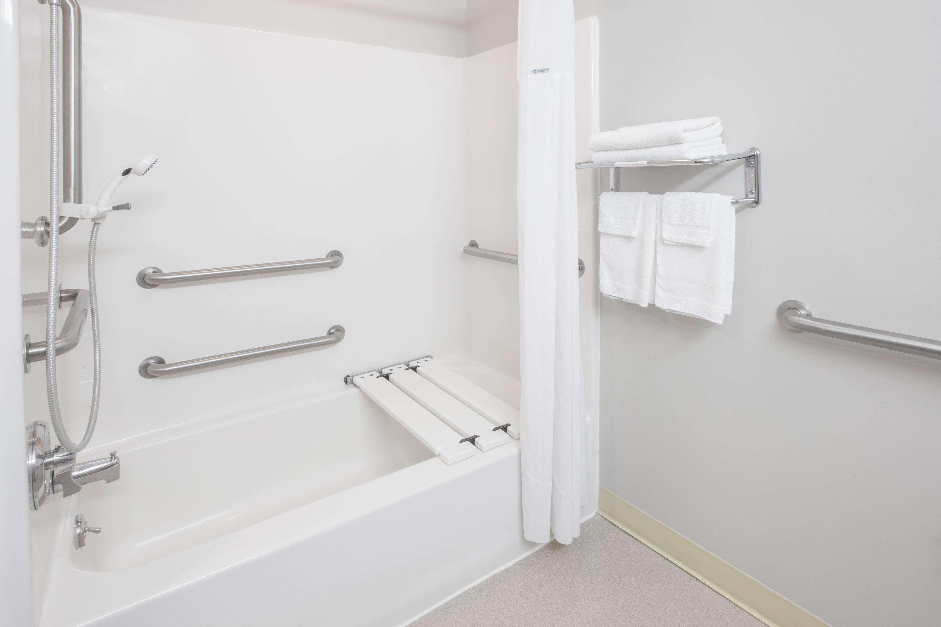 Microtel Inn And Suites Manistee Dış mekan fotoğraf