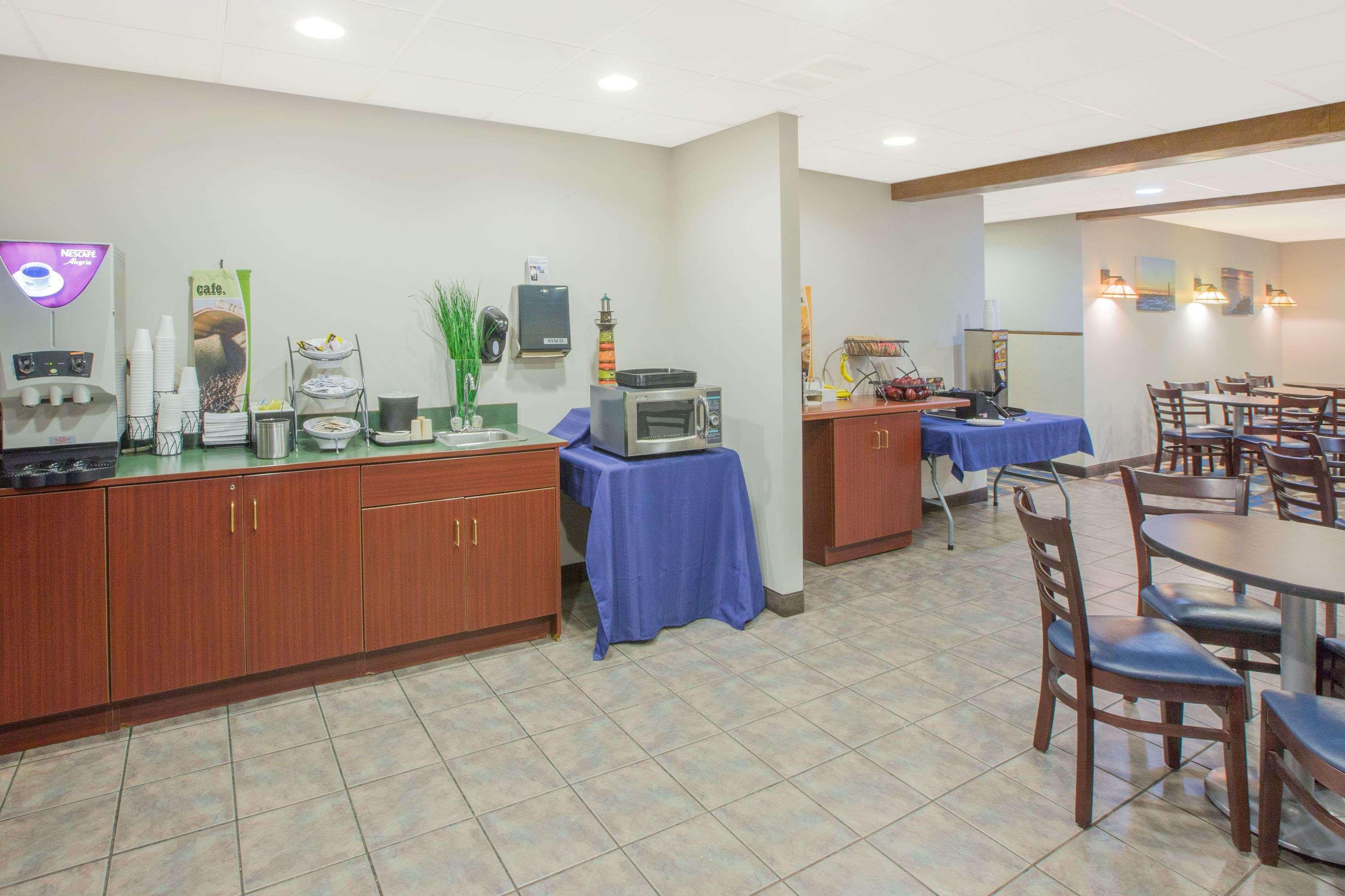 Microtel Inn And Suites Manistee Dış mekan fotoğraf