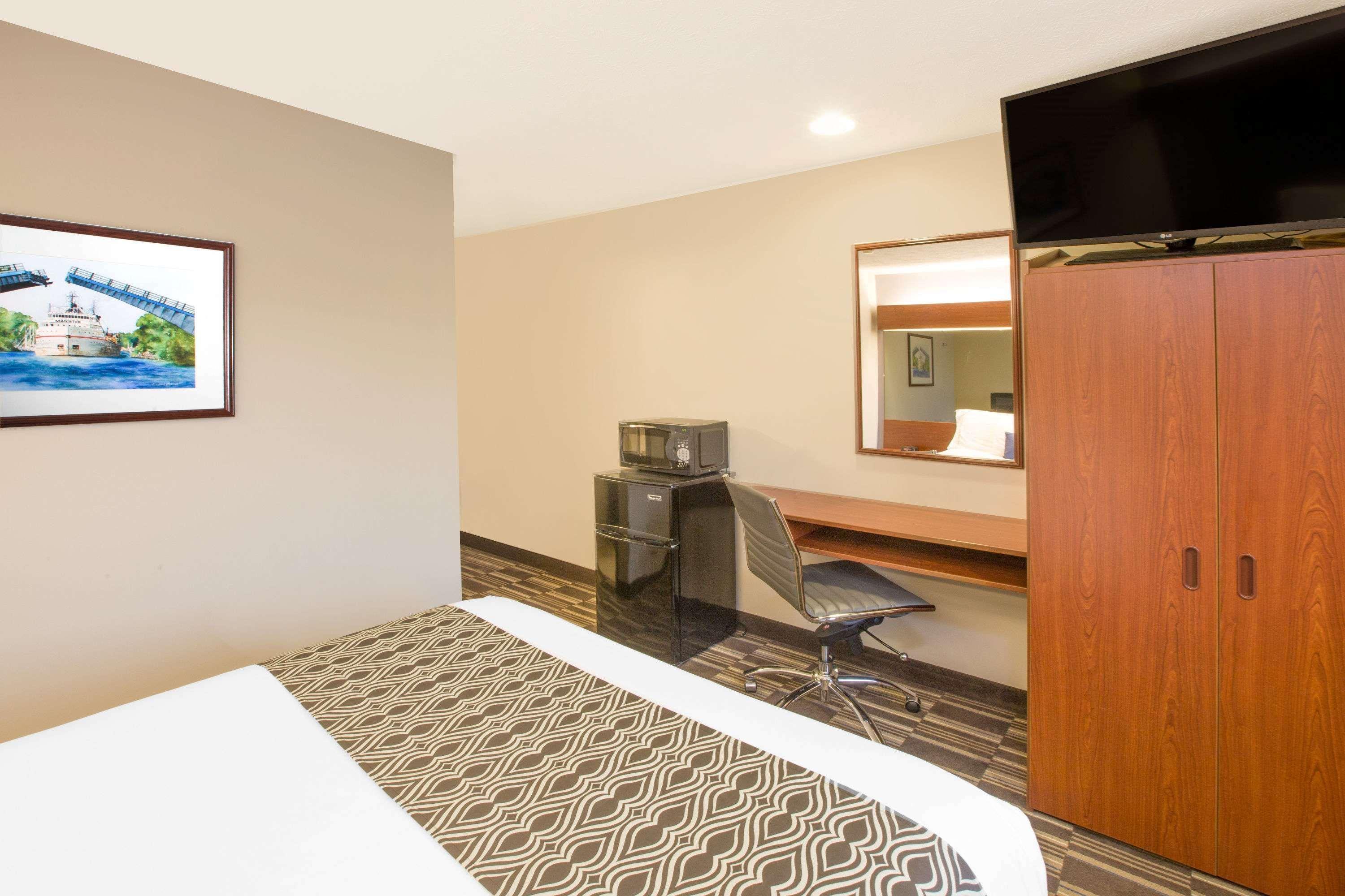 Microtel Inn And Suites Manistee Dış mekan fotoğraf