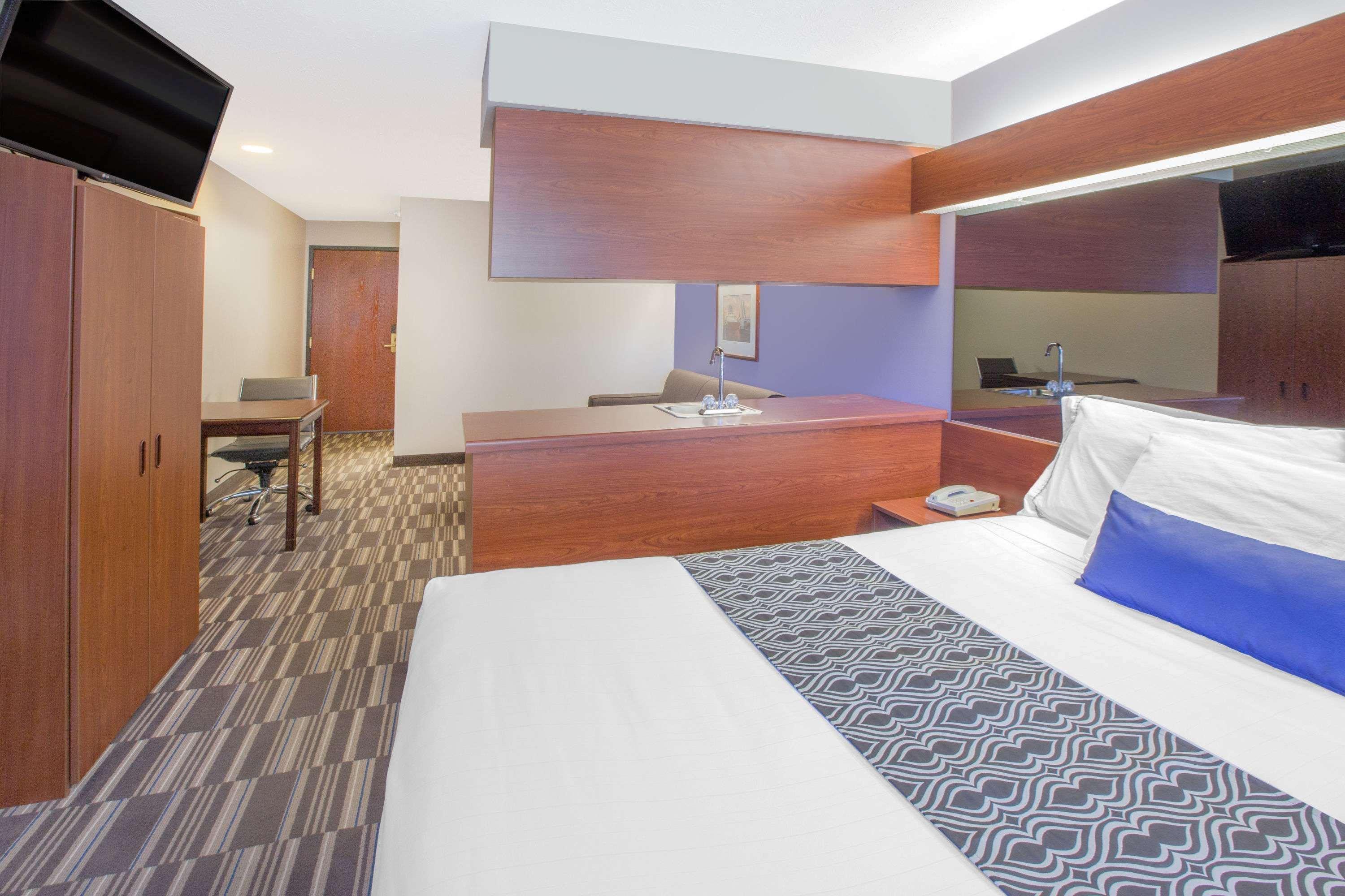 Microtel Inn And Suites Manistee Dış mekan fotoğraf