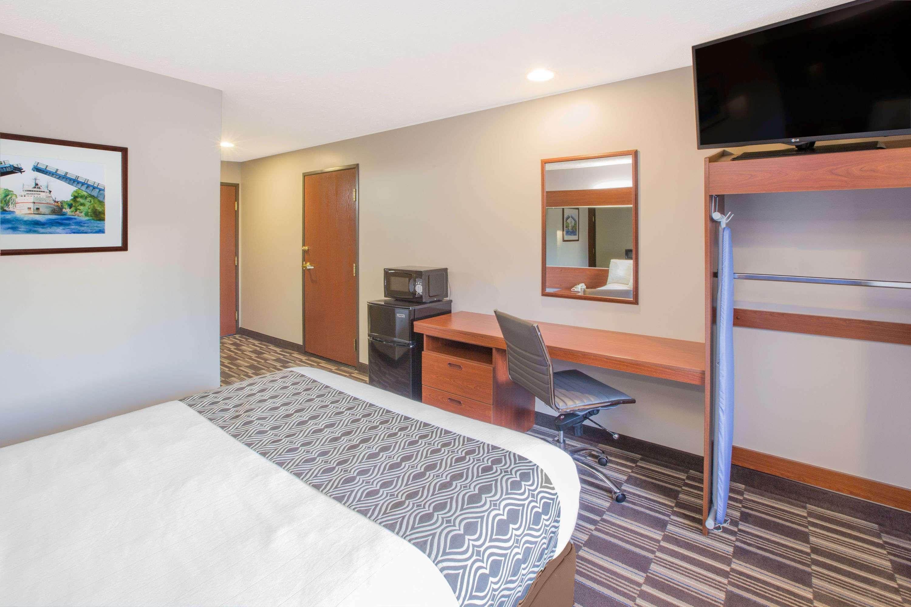 Microtel Inn And Suites Manistee Dış mekan fotoğraf