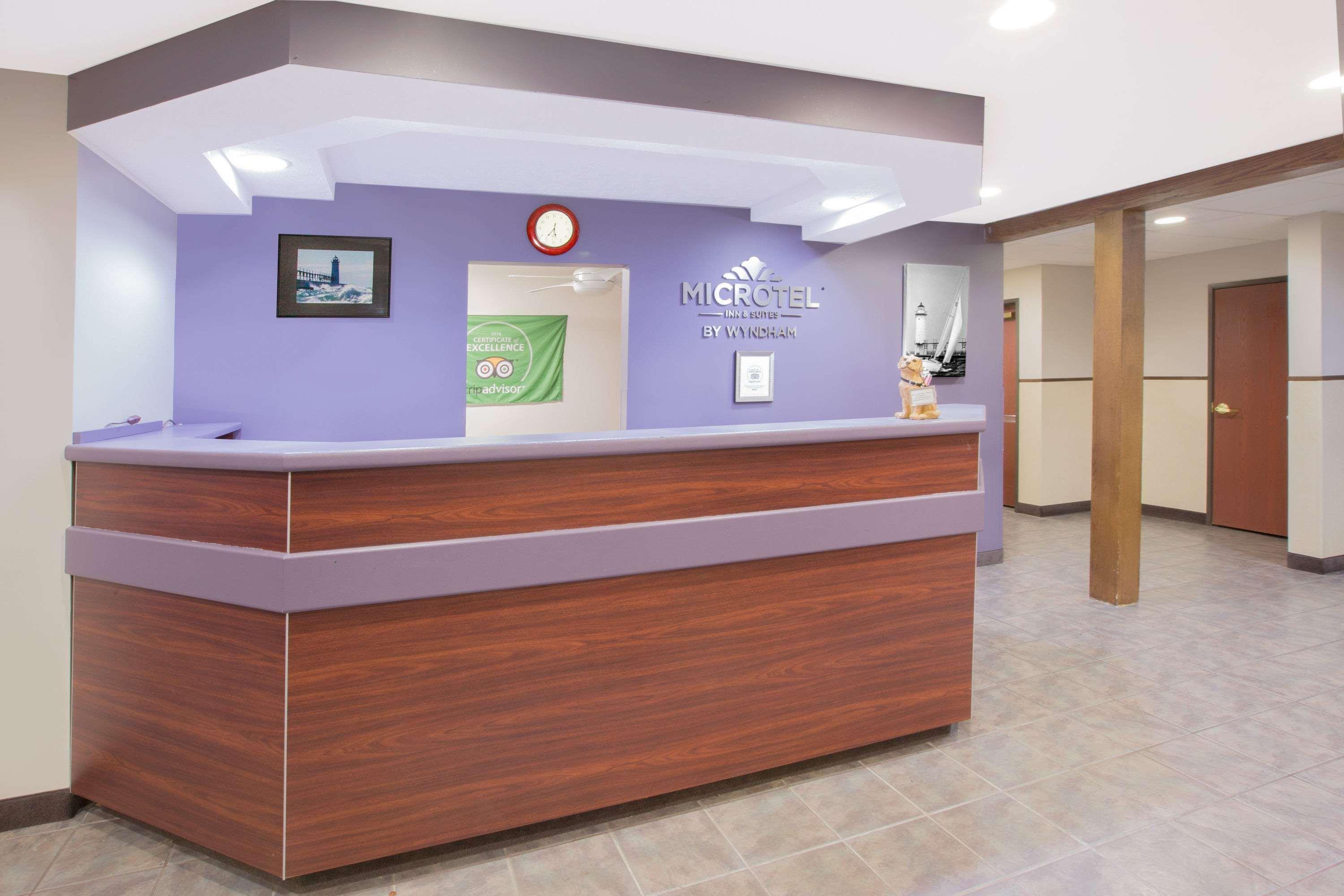 Microtel Inn And Suites Manistee Dış mekan fotoğraf