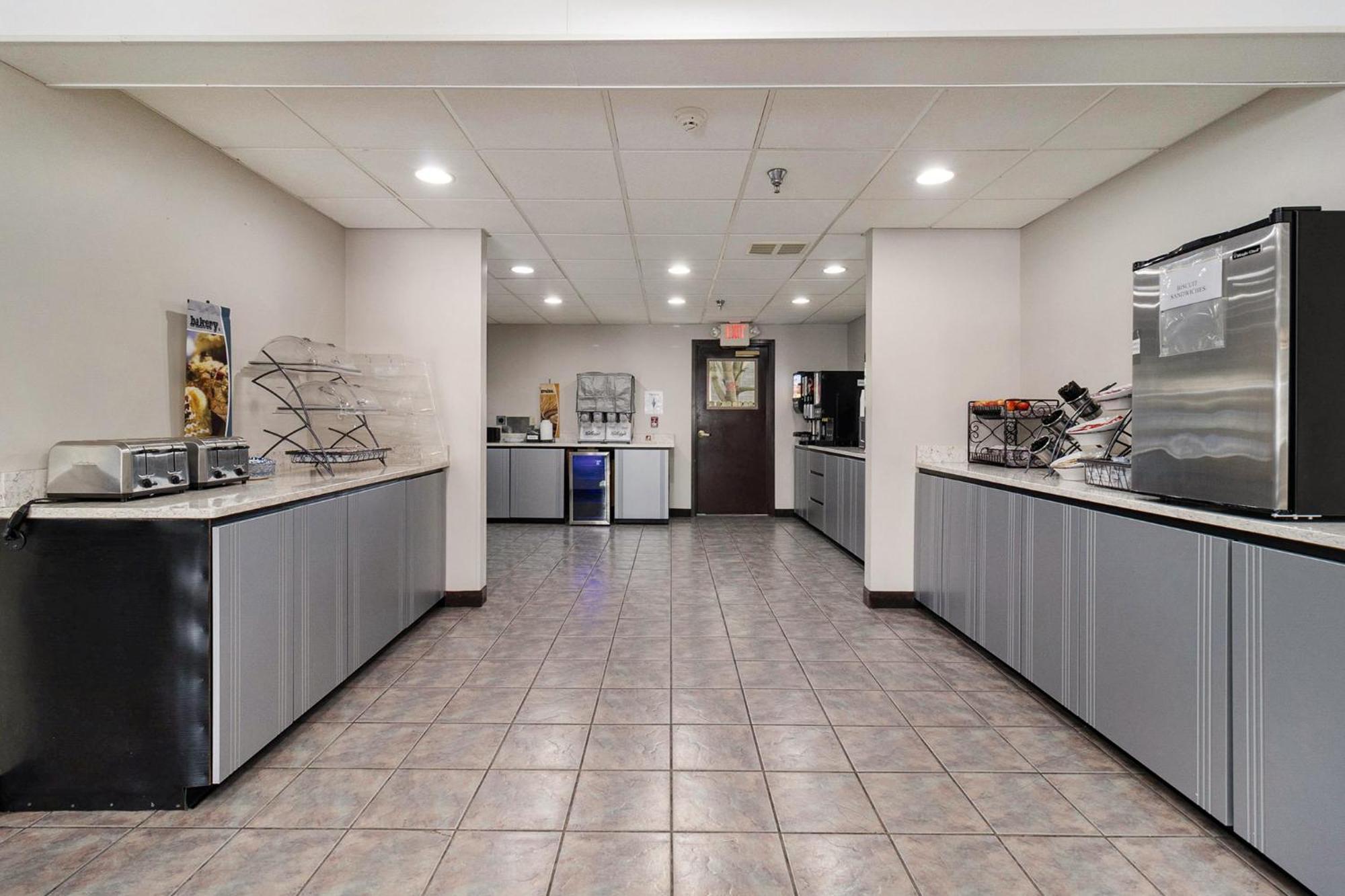 Microtel Inn And Suites Manistee Dış mekan fotoğraf
