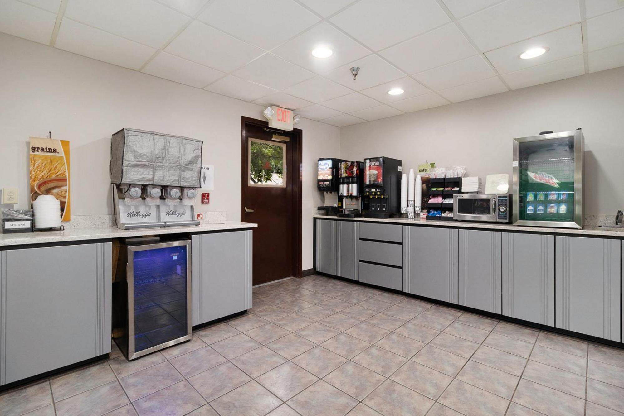Microtel Inn And Suites Manistee Dış mekan fotoğraf