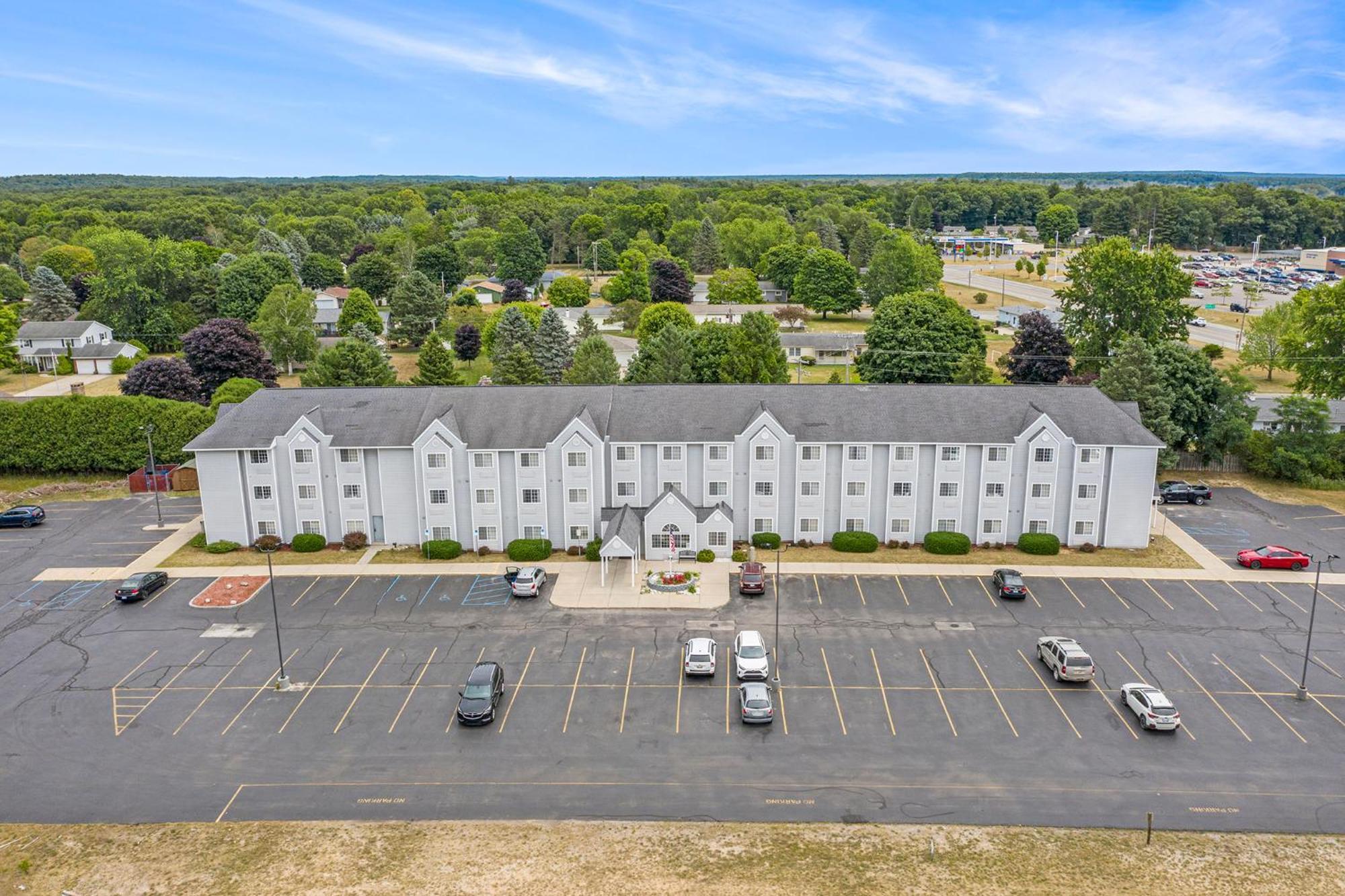 Microtel Inn And Suites Manistee Dış mekan fotoğraf