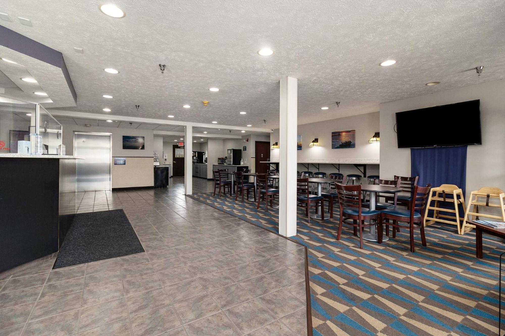 Microtel Inn And Suites Manistee Dış mekan fotoğraf
