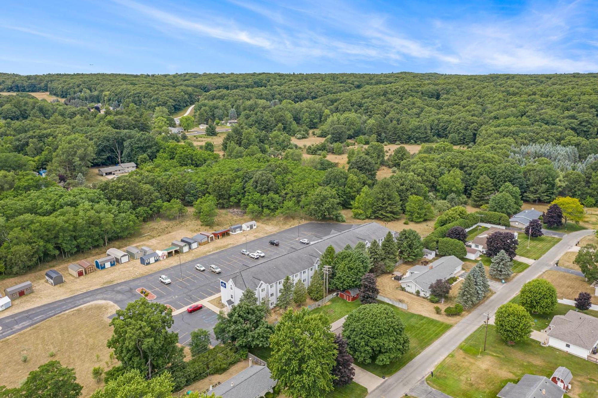 Microtel Inn And Suites Manistee Dış mekan fotoğraf