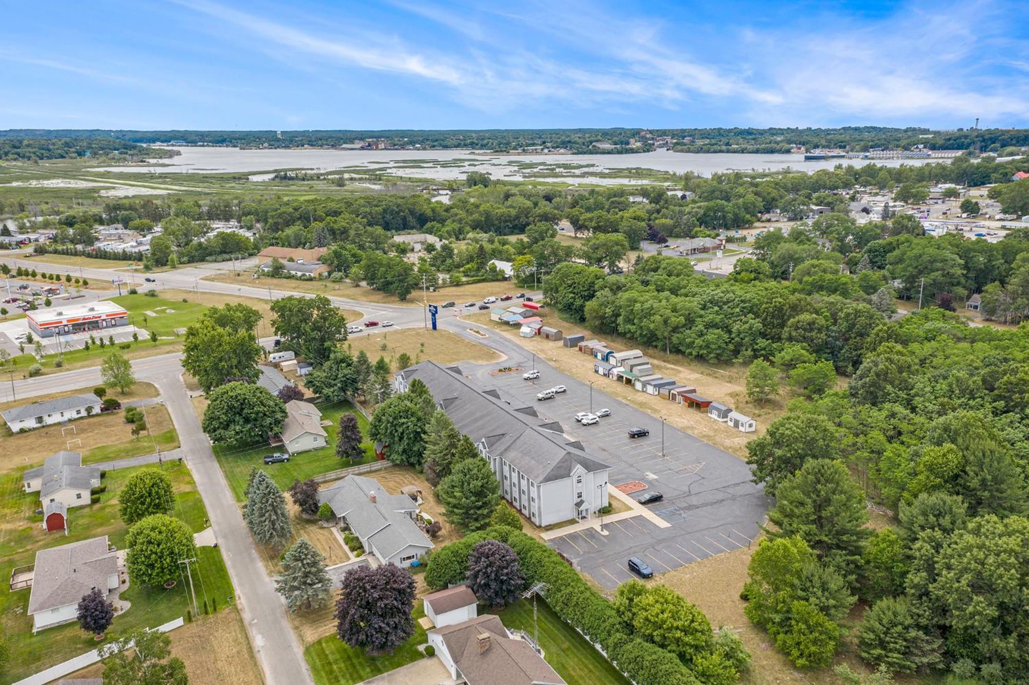 Microtel Inn And Suites Manistee Dış mekan fotoğraf